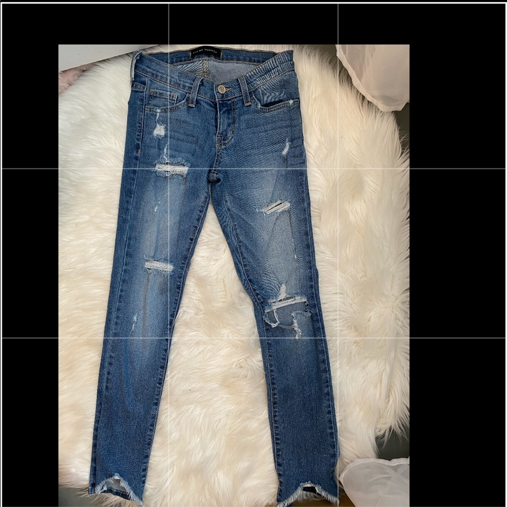 Mid-Waisted Cropped Ripped Jeans - Picture 3 of 4